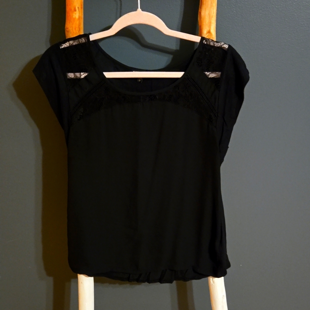 Express women's blouse with lace detailing on the shoulders&neckline black Small